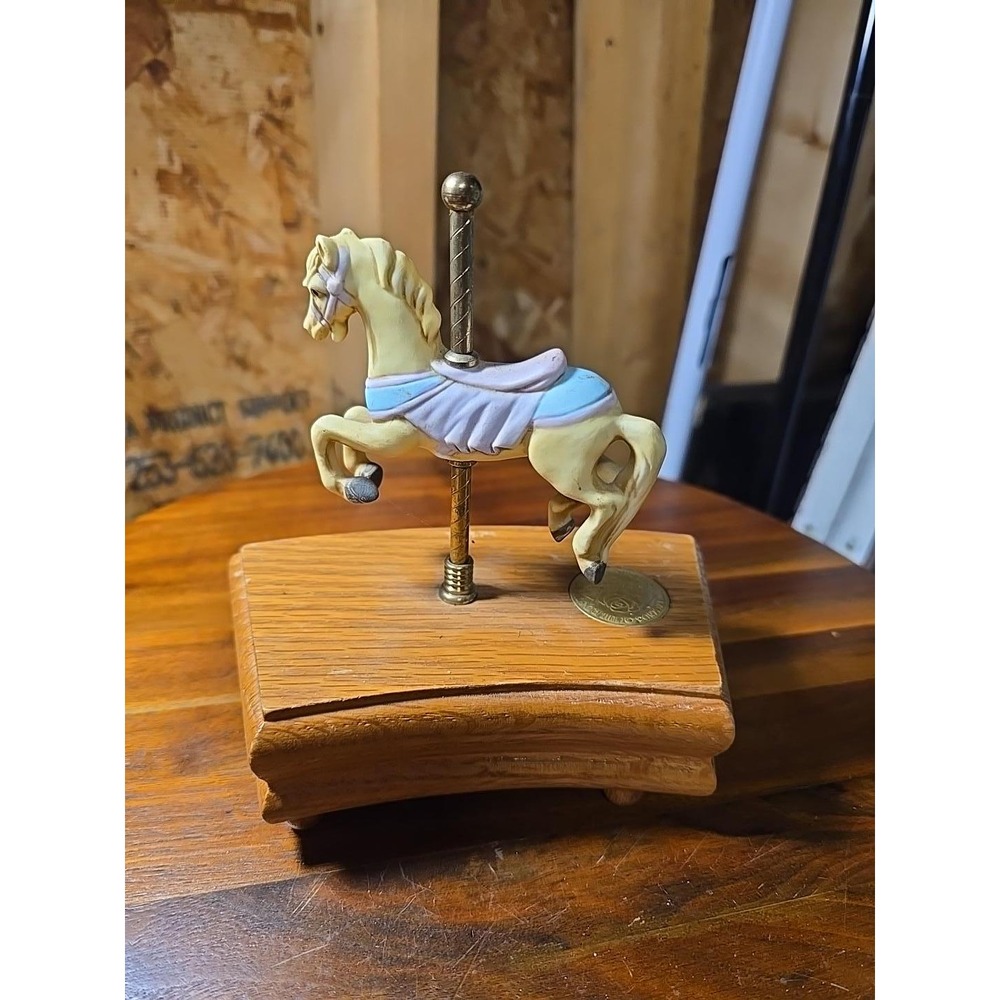 Willitts Legends of the Rose Carousel Horse Music Box As Time Goes By Vintage
